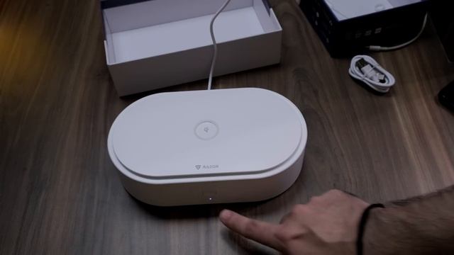 RAEGR UVC Disinfection Box, Qi 10W Wireless Charger and Portable Apple Watch Wireless charger смотреть онлайн