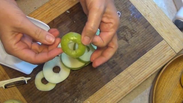 Dehydrated Apple Chips cheekyricho video recipe episode 1,013 смотреть онлайн