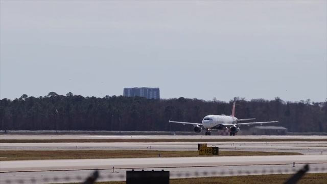 Airbus A320 232 Takeoff