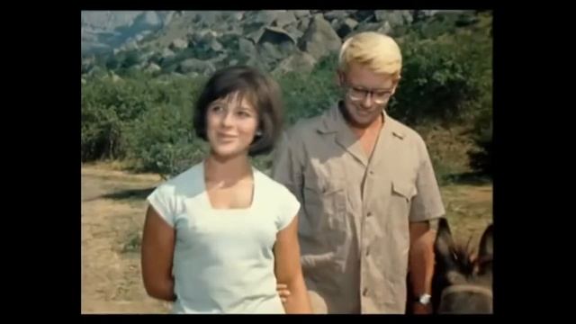 УГАДАЙ ХИТ 70,80,90-Х смотреть онлайн