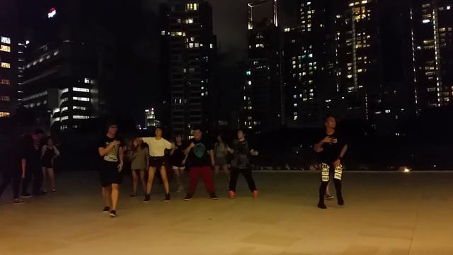 150508 Kpop Dance Off Vol 63: T-ara - Little Apple смотреть онлайн