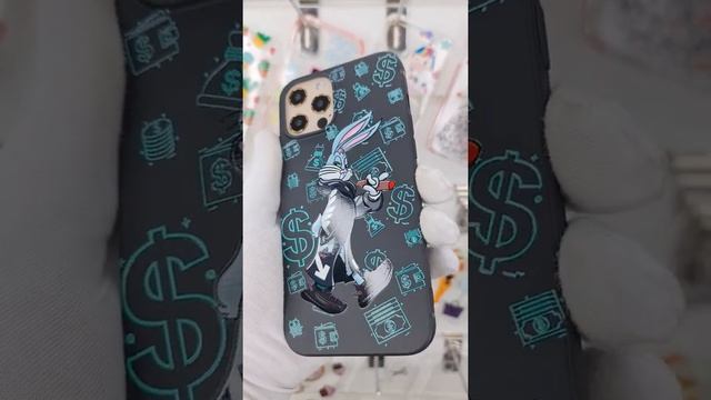 Силиконовый чехол Заяц Банни неон для iPhone 11 Pro Max / Айфон 11 Про Макс смотреть онлайн
