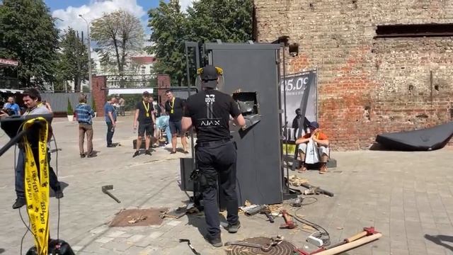 Испытания дверей монолит смотреть онлайн