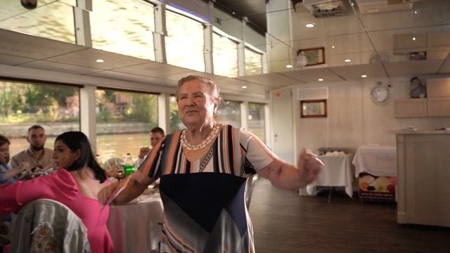 Венчание и свадьба в оин день в Москве. Свадебный ролик на теплоходе Дмитрий и Серафима смотреть онлайн