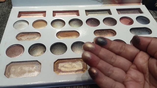 Mac fashion eyeshadow palette | viral eyeshadow makeup kit | Affordable Mac palette swatches смотреть онлайн