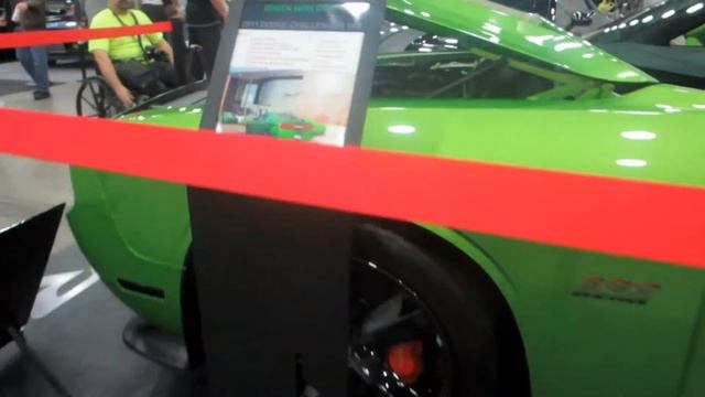 2011 Dodge Challenger SRT At 2014 Detroit Autorama смотреть онлайн