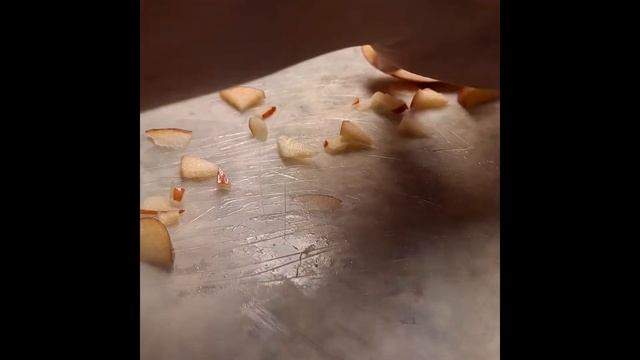 We made a chocolate apple pie without any recipe. смотреть онлайн
