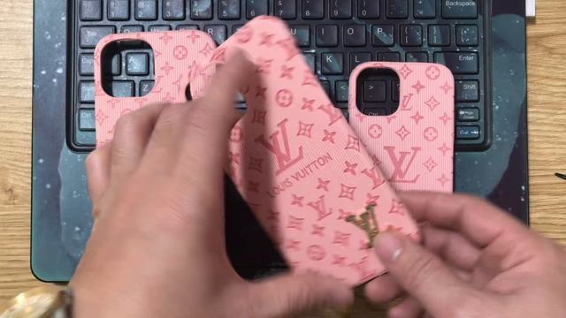 Ốp lưng iPhone 12 mini, iPhone 12, iPhone 12 Pro, iPhone 12 Pro Max họa tiết LV