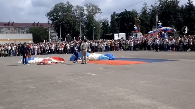 Ковылкино. Парашютисты. смотреть онлайн