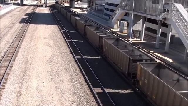 BNSF WB Empty Coal Train with Executive MAC meets BNSF EB Intermodal. Kansas City, MO 2/25/17 смотреть онлайн
