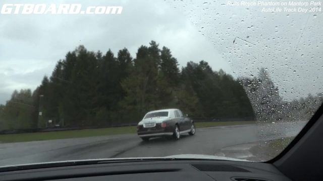 4k Ultra HD Rolls Royce Phantom on Mantorp Track in Sweden at AutoLife Trackday April 2014 смотреть онлайн