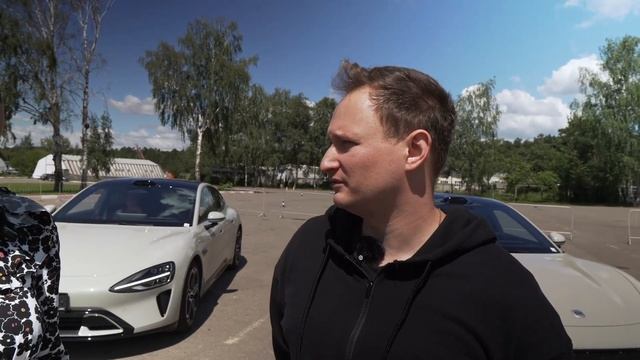 XIAOMI SU7 Vs ГОНОЧНЫЙ БОЛИД