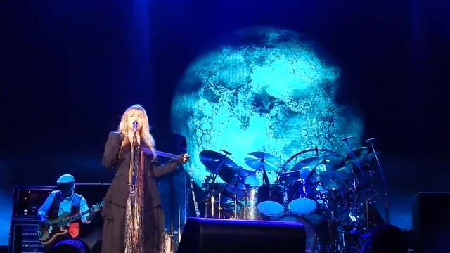 SISTERS OF THE MOON Part 1 Fleetwood Mac 4/6/15 Rabobank Arena, Bakersfield, CA смотреть онлайн