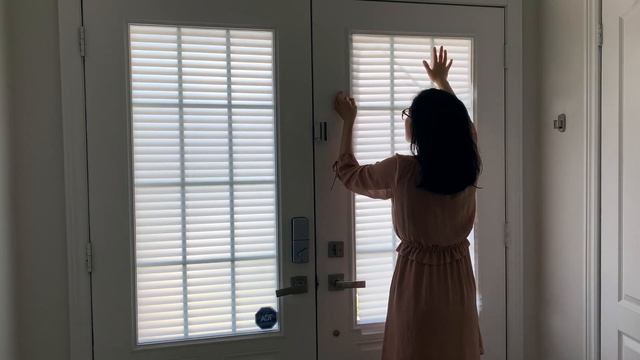 moving in 🏡: installing window film (blinds pattern) смотреть онлайн