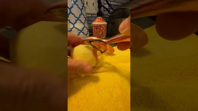 ASMR, apple peeling, all one large peel, then it breaks, fail. смотреть онлайн