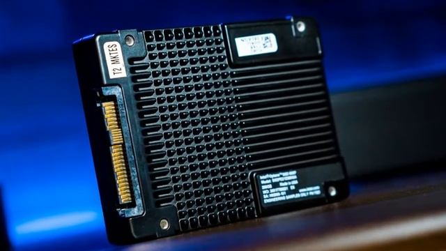 Intel Optane SSD 900P Review | New SSD Technology смотреть онлайн
