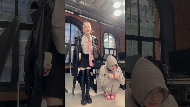 успевали на съёмках клипа снимать тренды #daryana #juice #shotrs смотреть онлайн