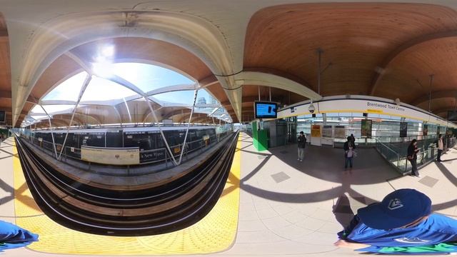 Burnaby - Skytrain - Brentwood Town Centre Station - Platform 360 смотреть онлайн