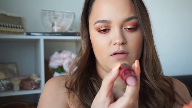THE NEUTRALS! | Mac Lipstick Collection & Swatches! смотреть онлайн