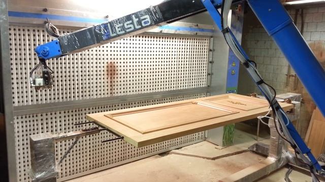 Робот LESTA для покраски дверей с двух сторон смотреть онлайн