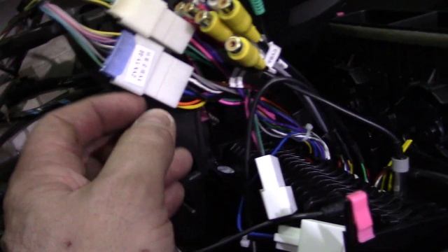 Fitting a 9 Inch Android 12 Car Stereo Radio GPS to my 2006 Yaris смотреть онлайн