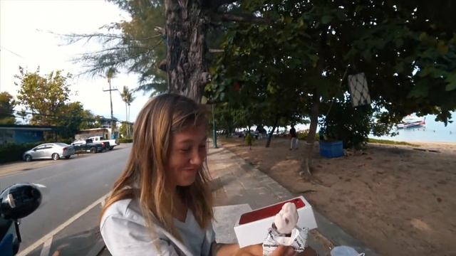 ЕЕ РЕАКЦИЯ ПОДАРИЛ IPHONE 7 PLUS RED смотреть онлайн