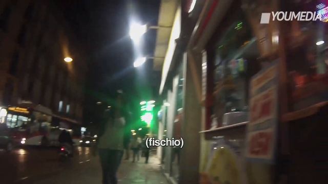 100 molestie in 3 ore: trans cammina per Napoli смотреть онлайн