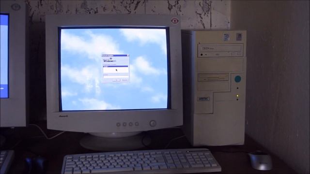 Old Windows 98 Computer Start Up смотреть онлайн