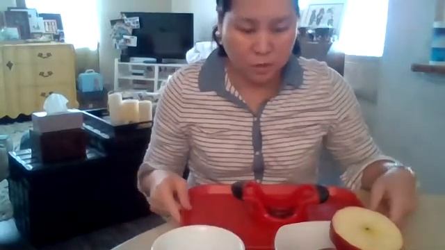 Food Preparation: Slicing apples with Ms. Melanie смотреть онлайн