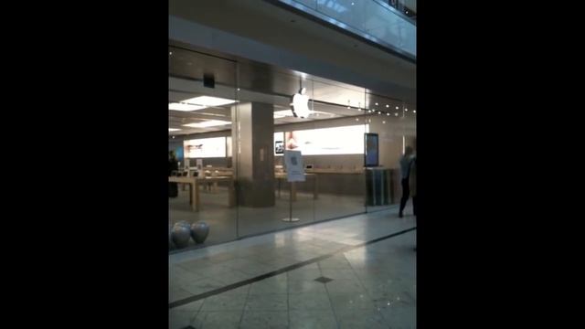 Apple Store Augsburg смотреть онлайн