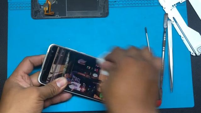 Restore old phone Disposal shop owner смотреть онлайн