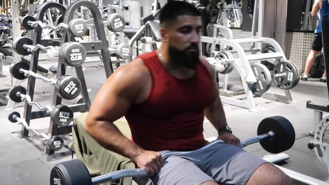 BODYBUILDER DOES MODELLING + EPIC CHEAT DAY - BULK TO SHREDS EP 12 смотреть онлайн