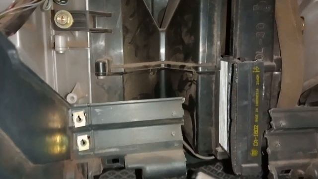 Замена салонного фильтра Nissan almera n15 смотреть онлайн