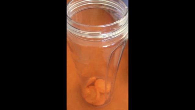 CARROTS, APPLE, FRESHLY SQUEEZED ORANGE JUICE SMOOTHIE :) смотреть онлайн