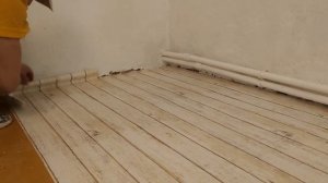 Поклейка обоев на пол // Самый бюджетный пол