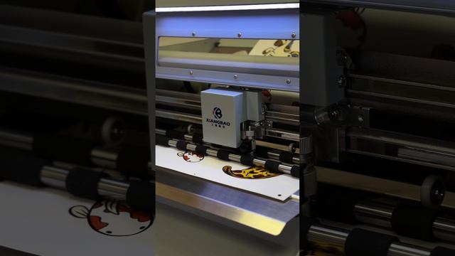Режущий плоттер с автоподачей Xiangbao XB-ZN350 смотреть онлайн