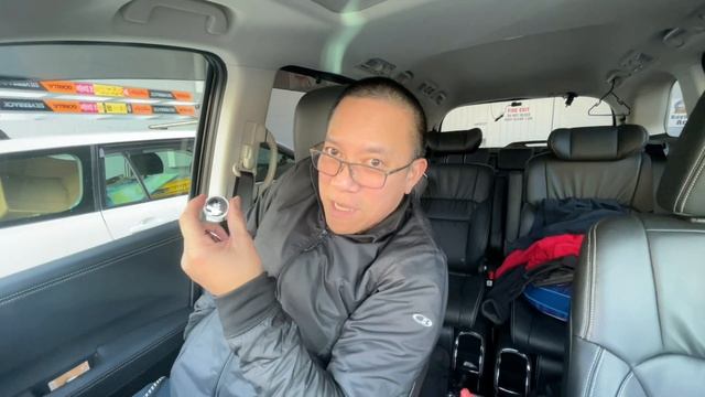 Unboxing Apple Air Tag and trying it on смотреть онлайн