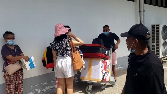 my son family balik manila. at mac Arthur's Park and tacloban Airport смотреть онлайн