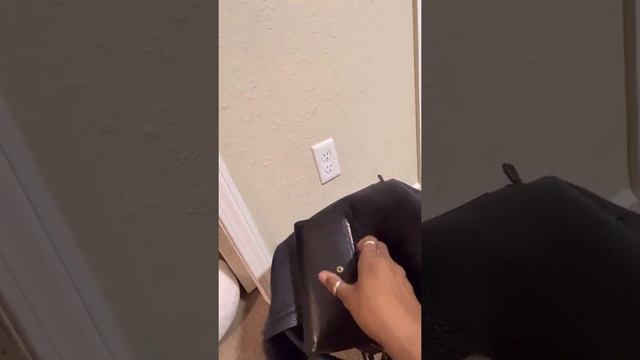 What’s In My Bag: Coach Bleeker Sullivan Hobo Tote смотреть онлайн