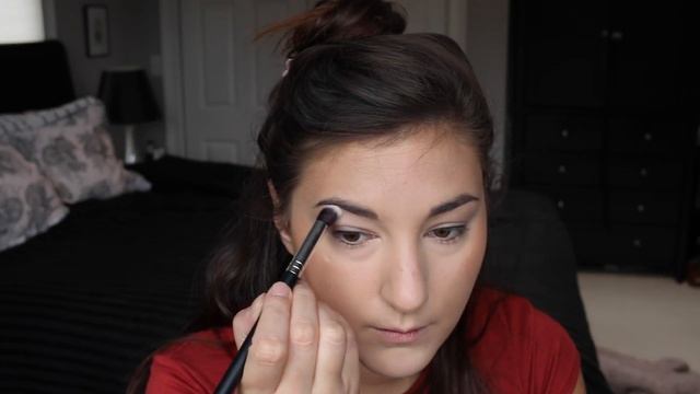 Smokey Green Eyes & Deep Lips // Kat Von D смотреть онлайн
