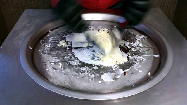 Ice Cream Rolls with Apple Red & Green Fruit - How to make Ice Cream with Apple ASMR смотреть онлайн
