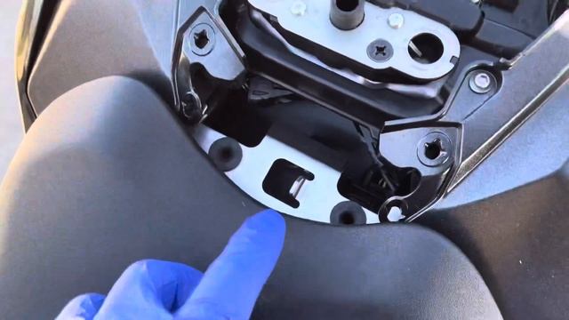 How To Remove 2021 ZX10R Front Rider Seat/Access Battery смотреть онлайн