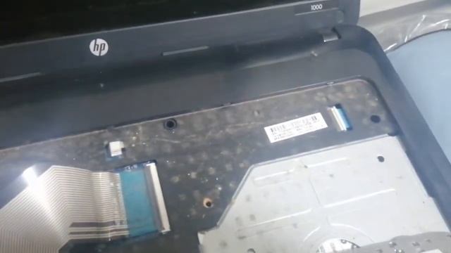HP 1000 Notebook PC - Instalación de SSD y cambio de teclado смотреть онлайн