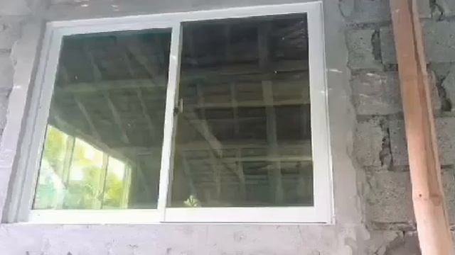 Reflective / Tinted Green Glass Windows смотреть онлайн