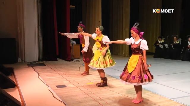 Репортаж т/к «ТВ-Комсет» о премьере спектакля «Муха-Цокотуха. Именины с оркестром» смотреть онлайн