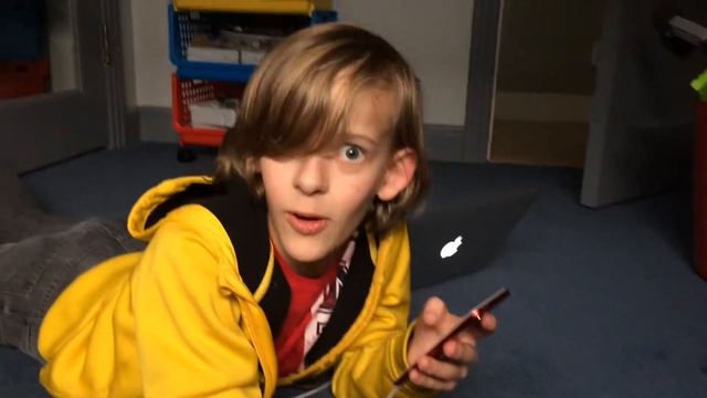SIRI IS ILLUMINATI смотреть онлайн