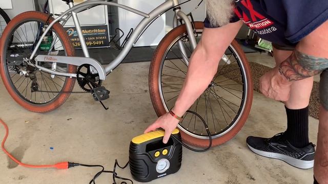 Great portable air compressor for bikes and cars by (Kensun) смотреть онлайн