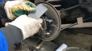 Как поставить пружину на задних тормозных колодках ваз классика 2101-2107, простой и быстрый способ