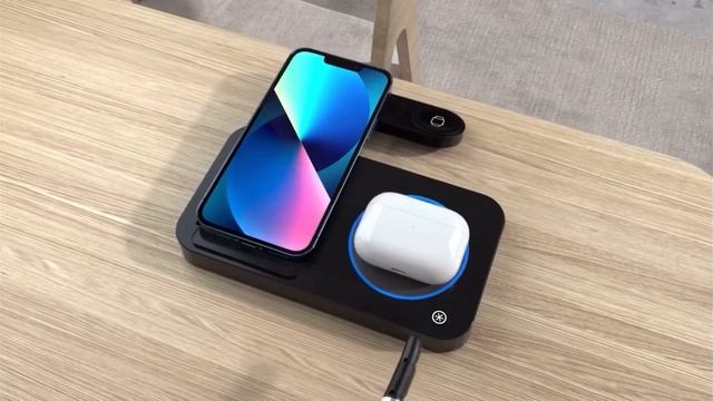 iPhone 4 in 1 charging dock смотреть онлайн