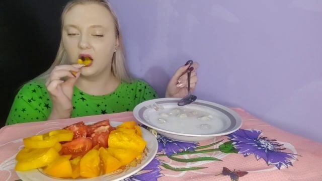 Мукбанг/Mukbang. Пельмени с бульоном и овощи. смотреть онлайн